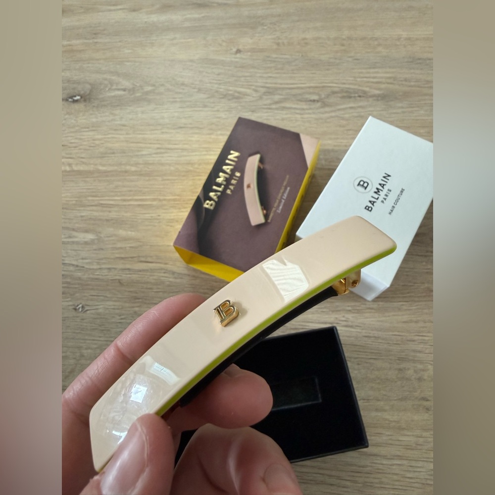 Balmain 18k Gold plated Hair Clip - Picture 5 of 12